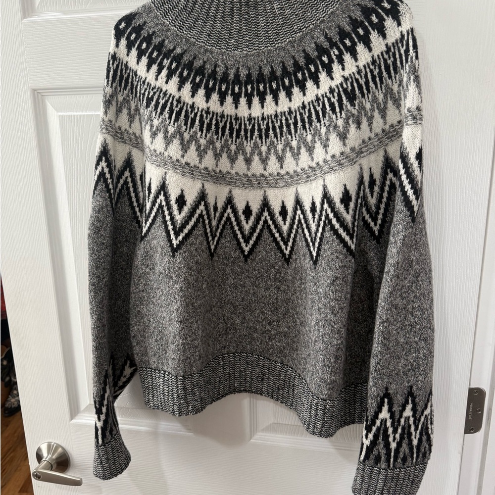 Old Navy Gray & White Fair Isle Turtleneck Sweater